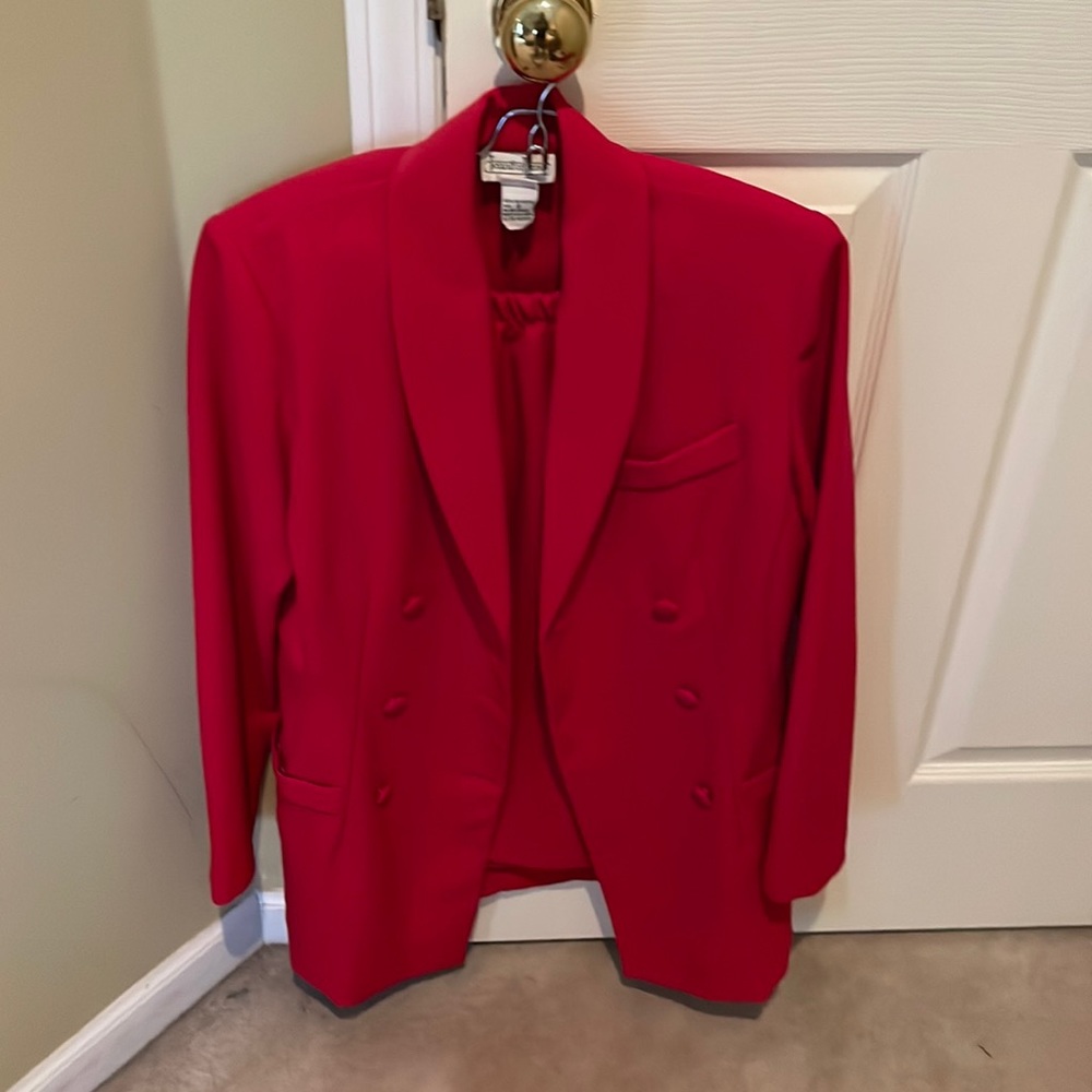 Jennifer James suit with skirt size 8